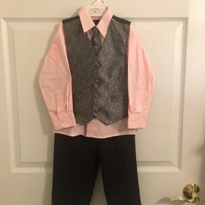 Little boy’s Easter suit